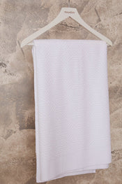 Practicality and Comfort: Choosing the Right Ihram Material and Fit