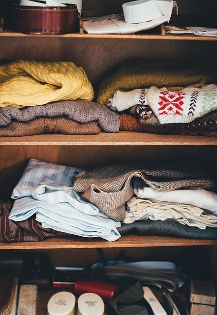 Declutter Your Wardrobe Like a Pro: 4 Essential Tips