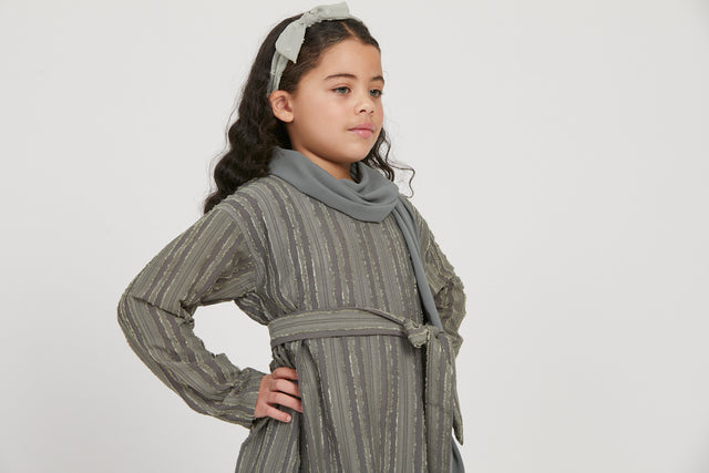 Junior Girls Olive Grey Textured Frayed Closed Abaya