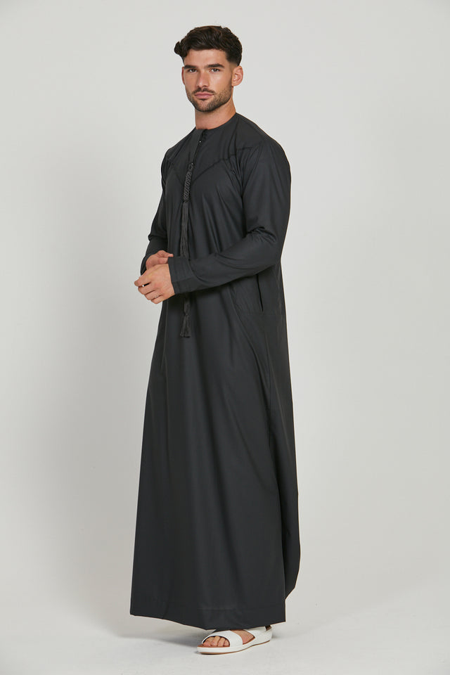 Premium Emirati Thobe With Pleat Detailing - Ebony