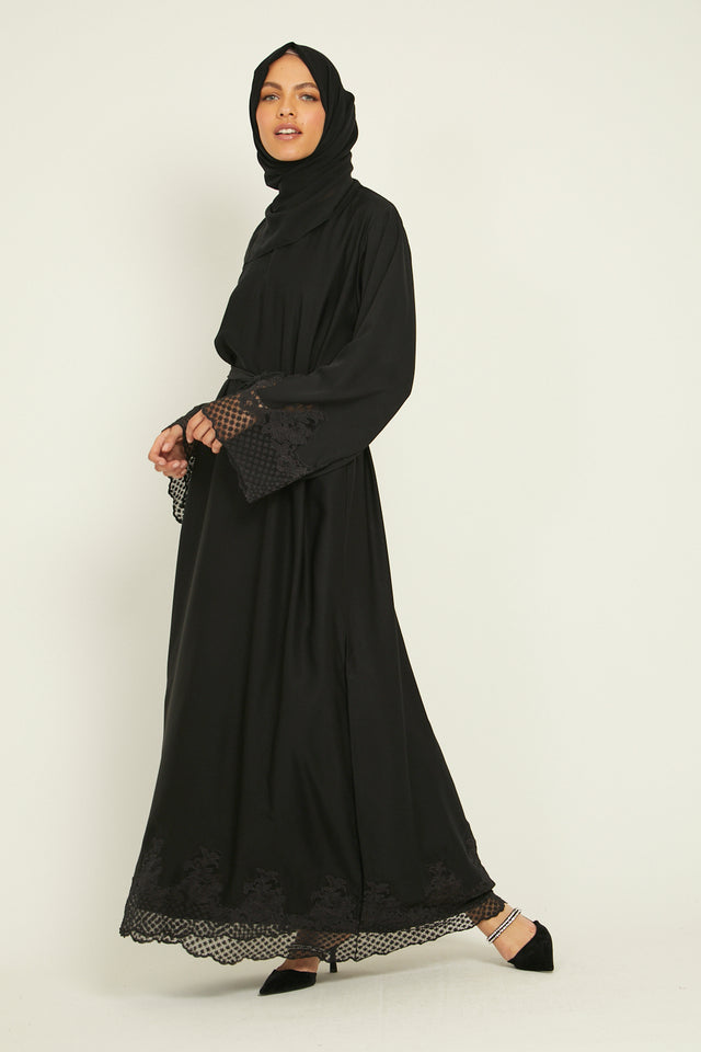 Luxury Closed Abaya with Dainty Lace Detailing- Black
