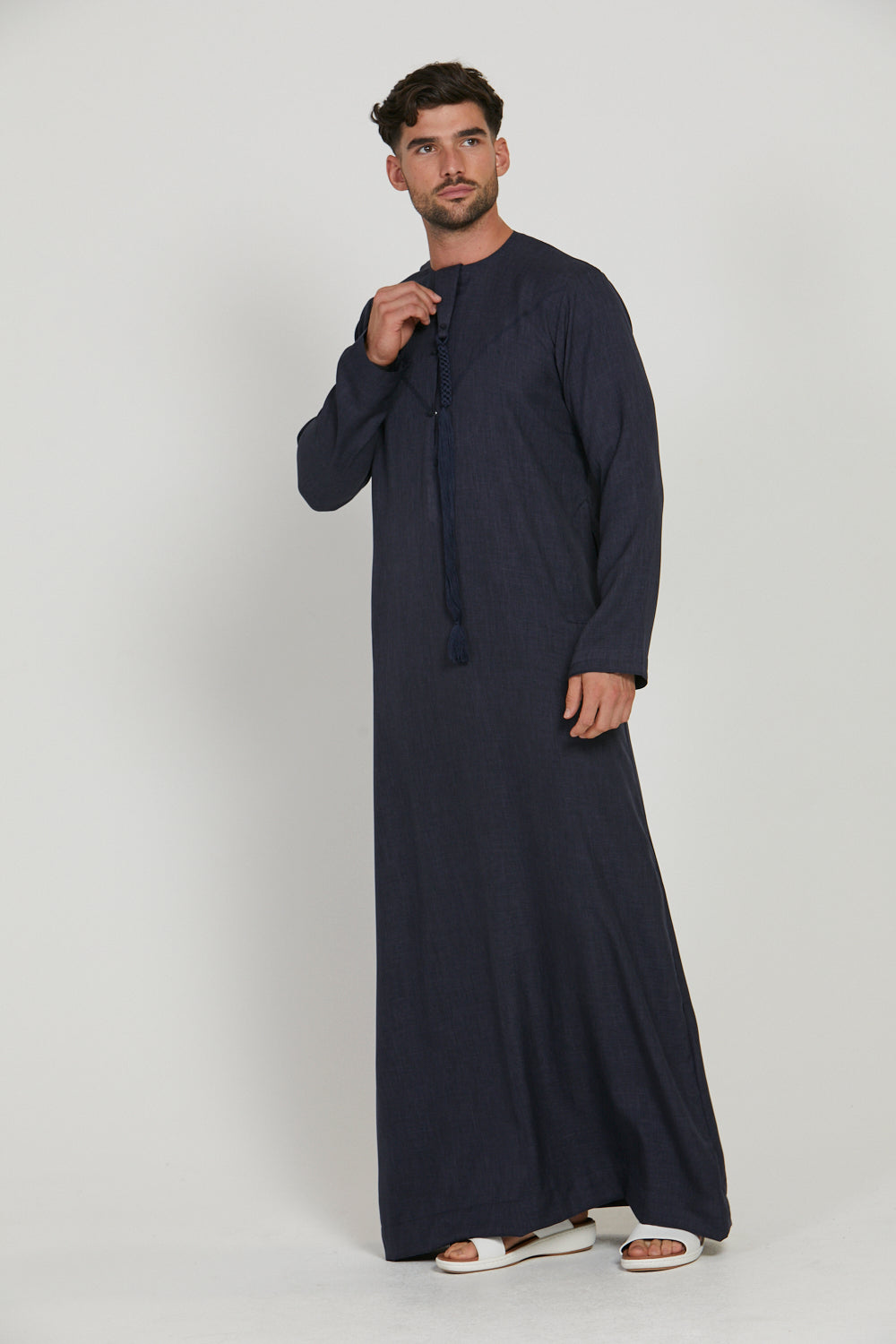 Men's Black Premium Emirati Thobe In Slim & Standard Fit â AbayaButh