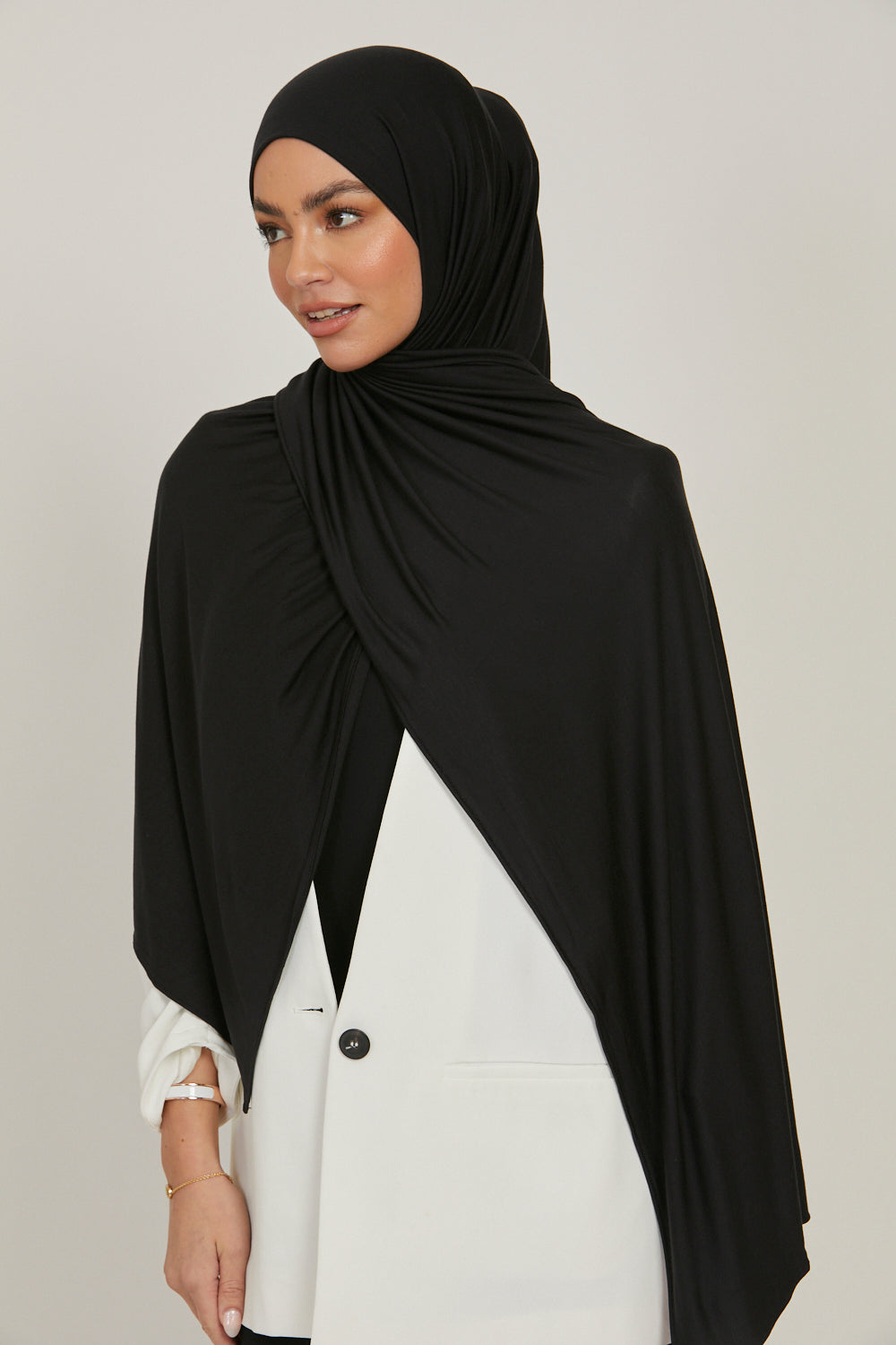 Premium Jersey Hijab - Black - Gold - Adult - Abayabuth Premium Jersey Hijab - Black - Gold - Adult - Abayabuth